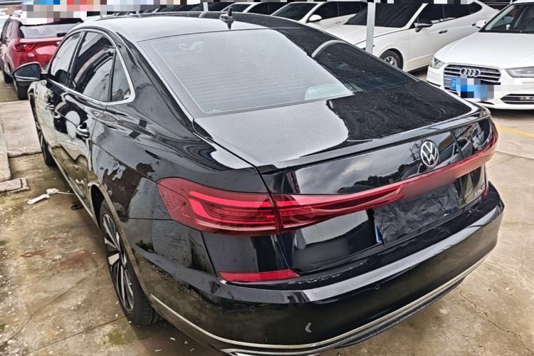 Used Volkswagen Passat 2023 Facelift 330TSI Luxury Edition Rear Left 45 Deg