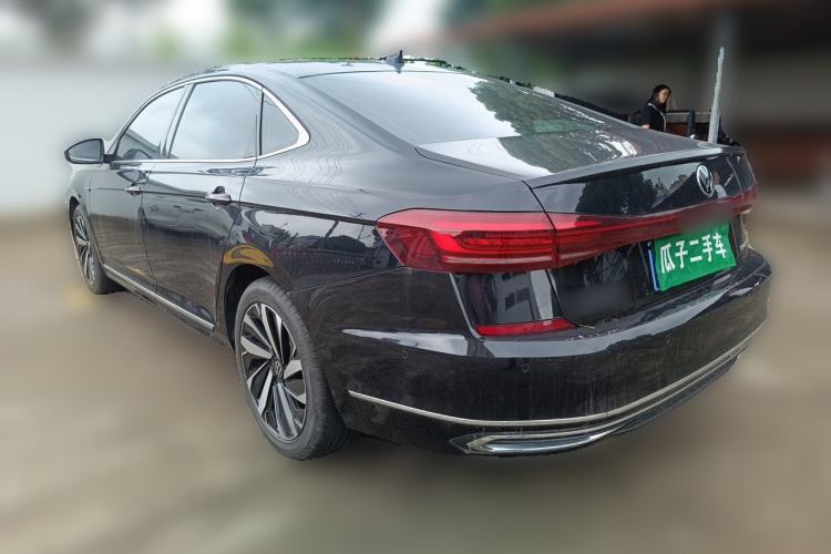 Used Volkswagen Passat 2023 Facelift 330TSI Luxury Edition Rear Left 45 Deg