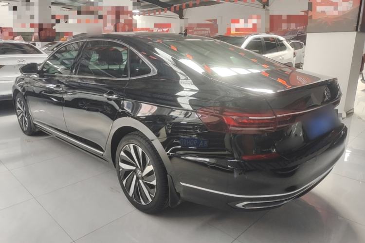 Used Volkswagen Passat 2023 Facelift 330TSI Luxury Edition Rear Left 45 Deg
