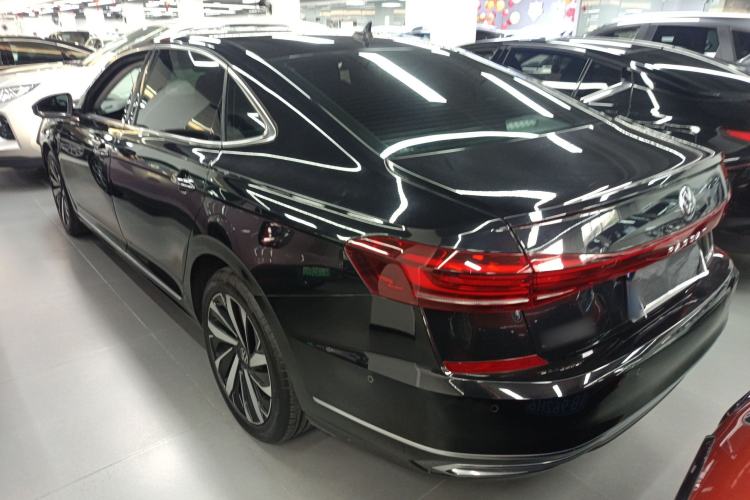Used Volkswagen Passat 2023 Facelift 330TSI Luxury Edition Rear Left 45 Deg