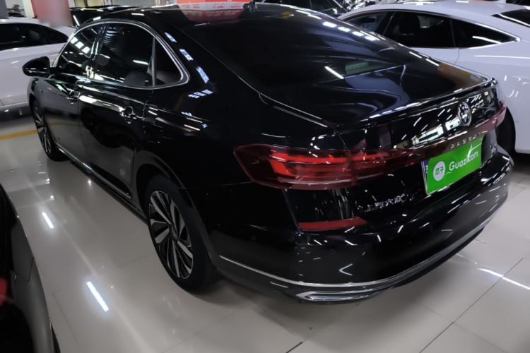 Used Volkswagen Passat 2023 Facelift 330TSI Luxury Edition Rear Left 45 Deg