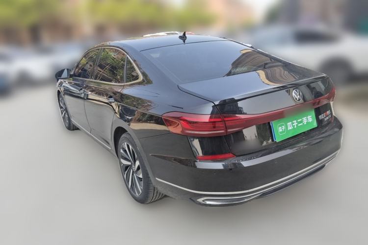 Used Volkswagen Passat 2023 Facelift 330TSI Luxury Edition Rear Left 45 Deg