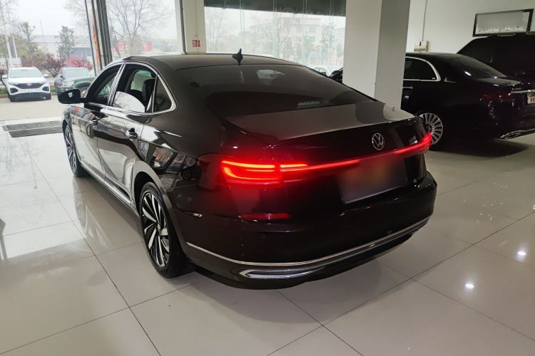 Used Volkswagen Passat 2023 380TSI Luxury Edition Rear Left 45 Deg