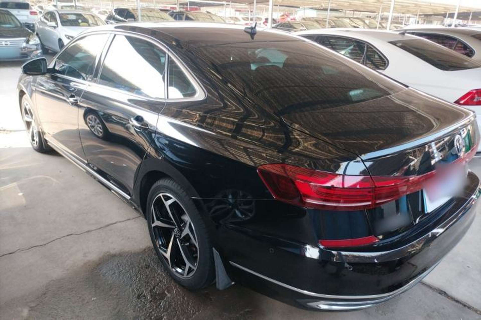 Used Volkswagen Passat 2023 330TSI Starry Luxury Edition Rear Left 45 Deg