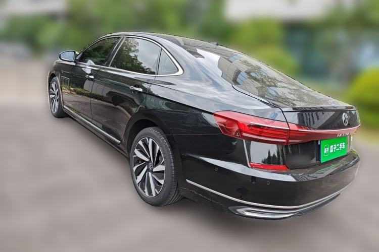 Used Volkswagen Passat 2023 330TSI Luxury Edition Rear Left 45 Deg