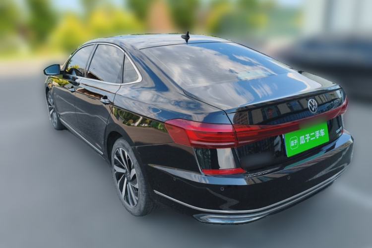 Used Volkswagen Passat 2023 Facelift 330TSI Luxury Edition Rear Left 45 Deg