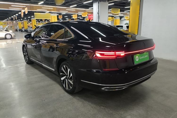 Used Volkswagen Passat 2023 Facelift 330TSI Luxury Edition Rear Left 45 Deg
