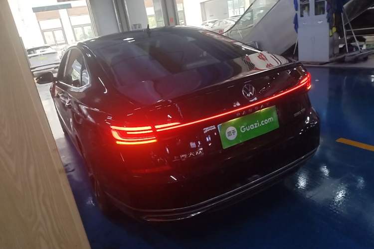 Used Volkswagen Passat 2023 330TSI Starry Elite Edition Rear Left 45 Deg
