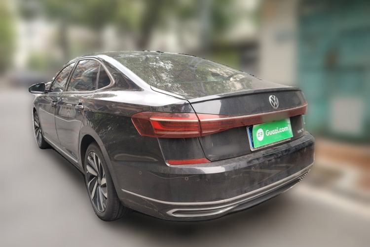 Used Volkswagen Passat 2023 330TSI Luxury Edition Rear Left 45 Deg