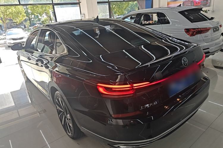 Used Volkswagen Passat 2023 Facelift 330TSI Luxury Edition Rear Left 45 Deg