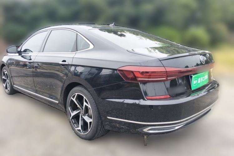 Used Volkswagen Passat 2023 330TSI Starry Luxury Edition Rear Left 45 Deg