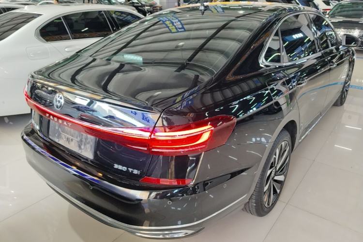 Used Volkswagen Passat 2023 Facelift 330TSI Luxury Edition Rear Right 45 Deg