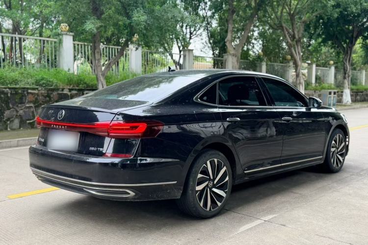 Used Volkswagen Passat 2023 Facelift 330TSI Luxury Edition Rear Right 45 Deg