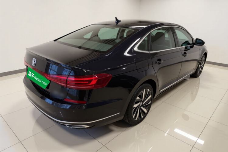 Used Volkswagen Passat 2023 330TSI Elite Edition Rear Right 45 Deg