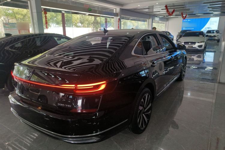 Used Volkswagen Passat 2023 330TSI Luxury Edition Rear Right 45 Deg