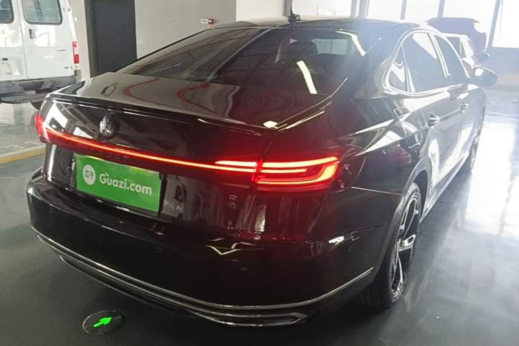 Used Volkswagen Passat 2023 330TSI Starry Luxury Edition Rear Right 45 Deg
