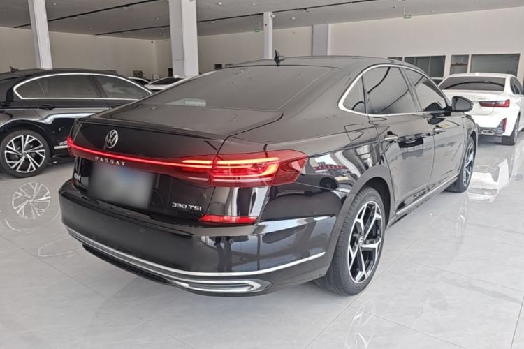 Used Volkswagen Passat 2023 330TSI Starry Luxury Edition Rear Right 45 Deg