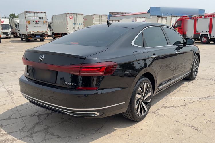 Used Volkswagen Passat 2023 Facelift 330TSI Luxury Edition Rear Right 45 Deg