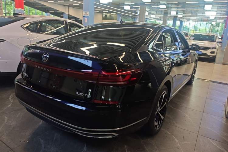 Used Volkswagen Passat 2023 Revised 330TSI Starry Elite Edition Rear Right 45 Deg