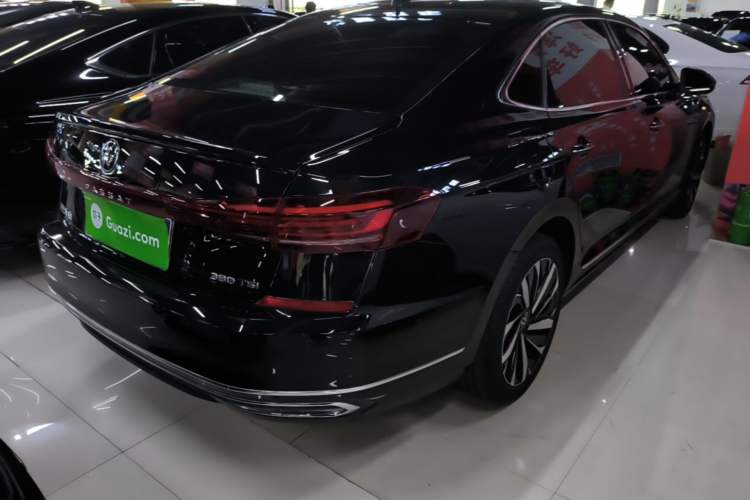 Used Volkswagen Passat 2023 Facelift 330TSI Luxury Edition Rear Right 45 Deg