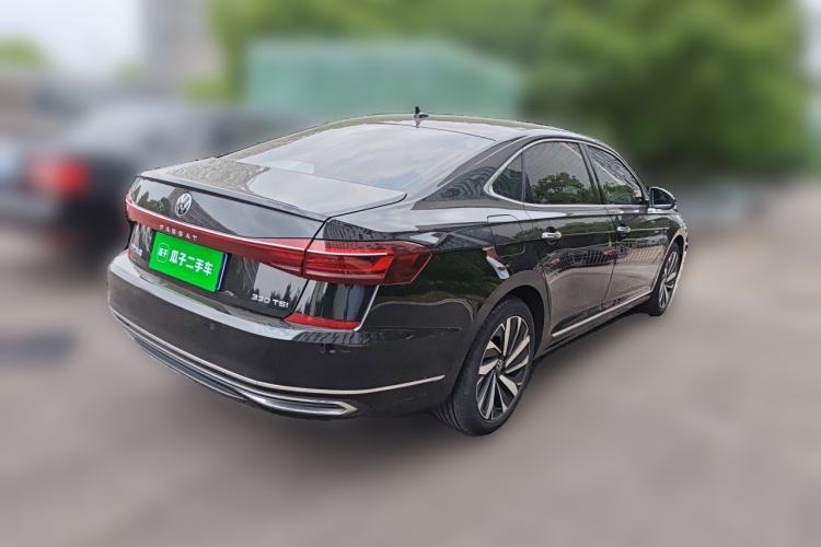 Used Volkswagen Passat 2023 330TSI Luxury Edition Rear Right 45 Deg