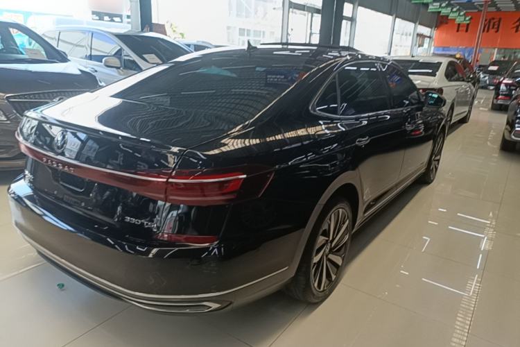 Used Volkswagen Passat 2023 Facelift 330TSI Luxury Edition Rear Right 45 Deg