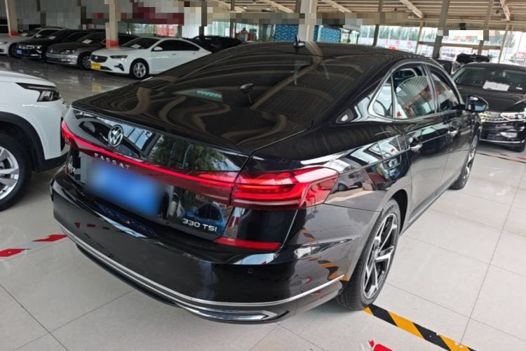 Used Volkswagen Passat 2023 330TSI Starry Luxury Edition Rear Right 45 Deg