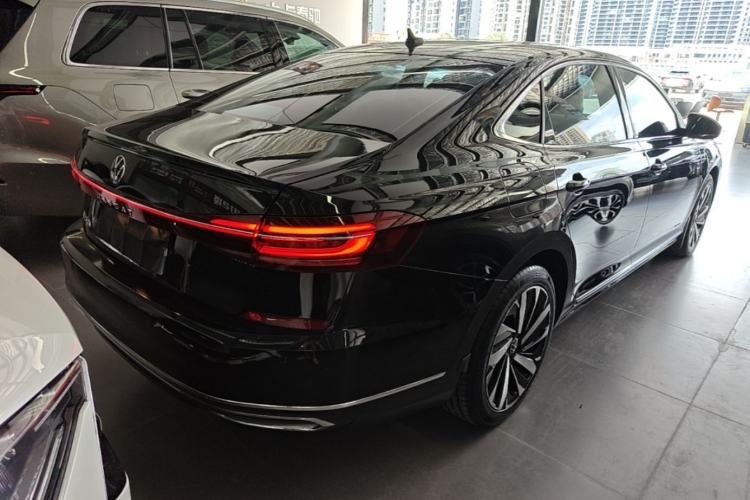 Used Volkswagen Passat 2023 Revised 330TSI Starry Elite Edition Rear Right 45 Deg