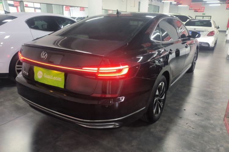 Used Volkswagen Passat 2023 330TSI Starry Elite Edition Rear Right 45 Deg