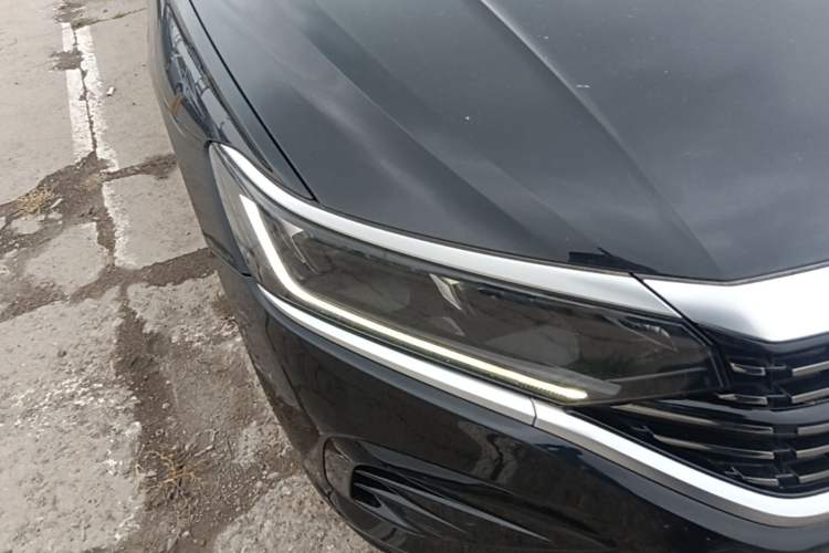 Used Volkswagen Passat 2023 Revised 330TSI Elite Edition Right Front Headlight