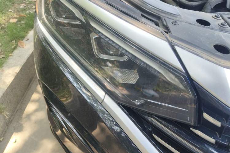 Used Volkswagen Passat 2023 Facelift 330TSI Prestige Edition Right Front Headlight