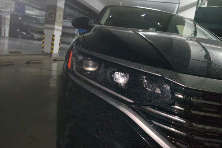 Used Volkswagen Passat 2023 330TSI Elite Edition Right Front Headlight