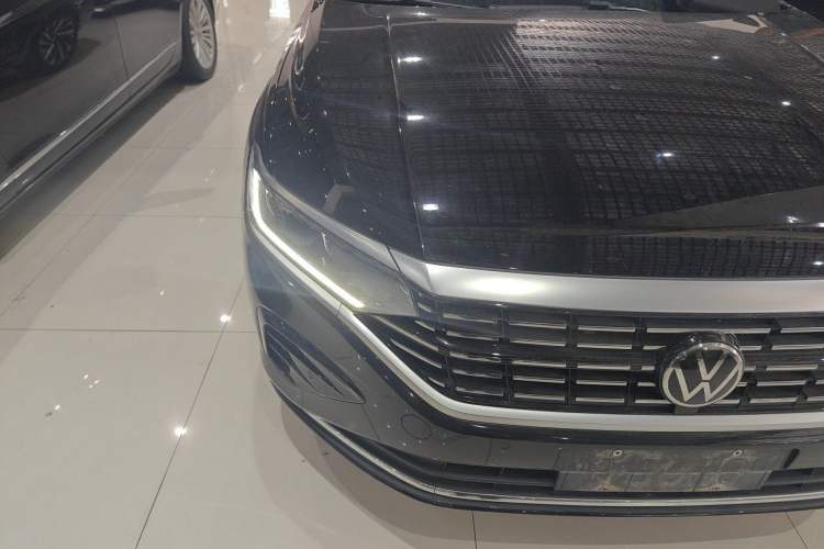 Used Volkswagen Passat 2023 Revised 330TSI Elite Edition Right Front Headlight