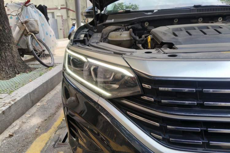 Used Volkswagen Passat 2023 330TSI Luxury Edition Right Front Headlight