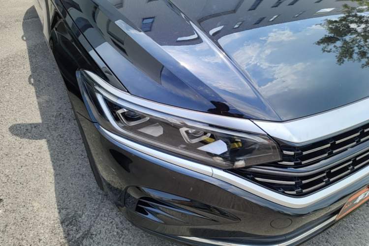 Used Volkswagen Passat 2023 330TSI Luxury Edition Right Front Headlight