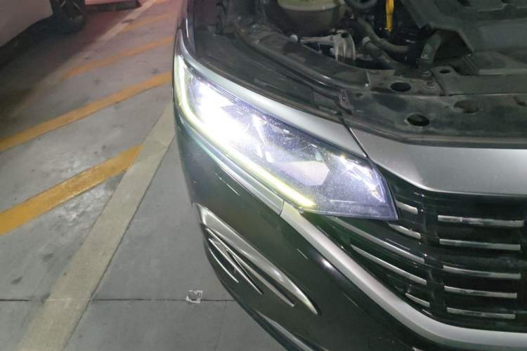 Used Volkswagen Passat 2023 330TSI Elite Edition Right Front Headlight