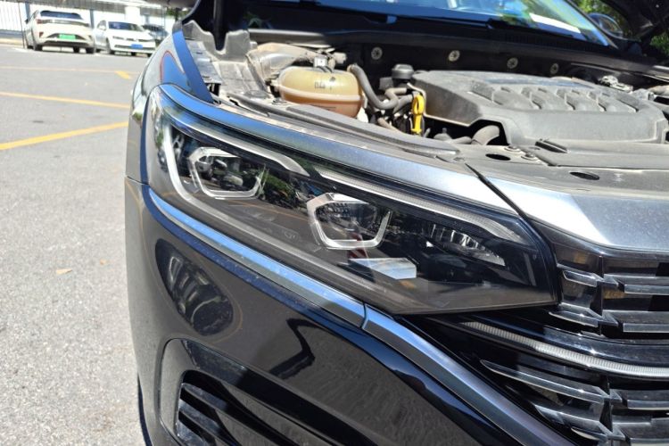 Used Volkswagen Passat 2023 Facelift 330TSI Luxury Edition Right Front Headlight