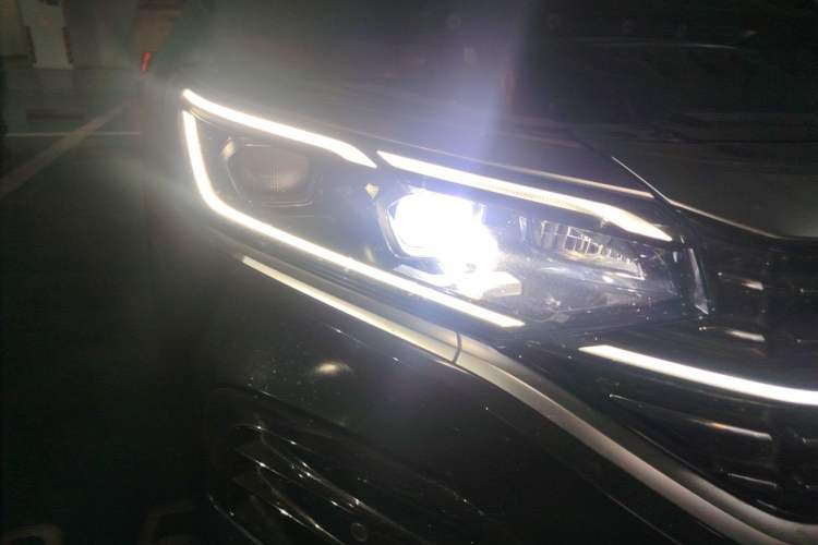 Used Volkswagen Passat 2023 Facelift 330TSI Luxury Edition Right Front Headlight
