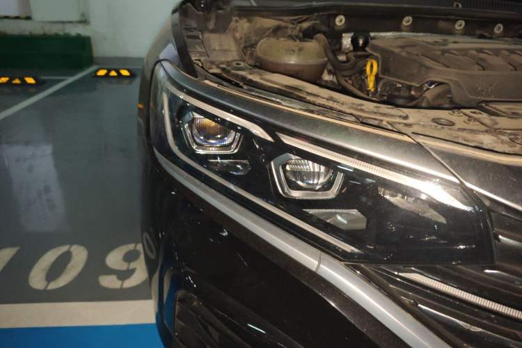 Used Volkswagen Passat 2023 Facelift 330TSI Luxury Edition Right Front Headlight