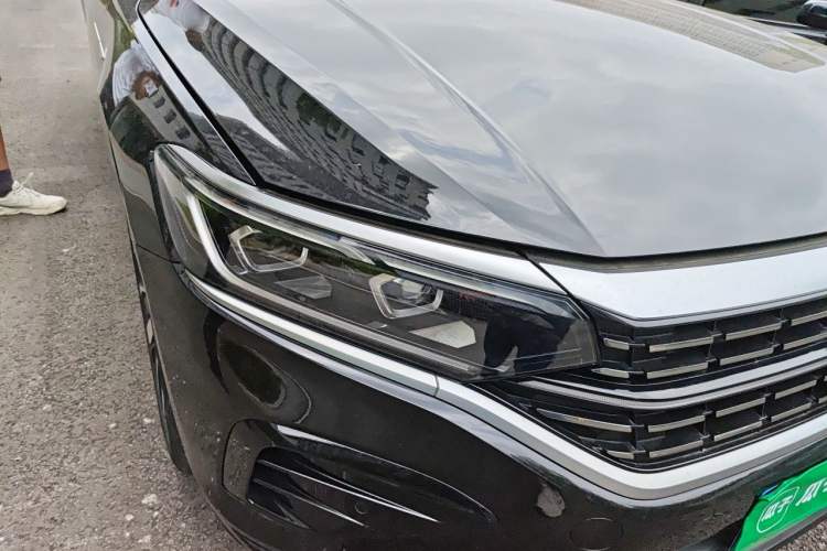 Used Volkswagen Passat 2023 330TSI Luxury Edition Right Front Headlight