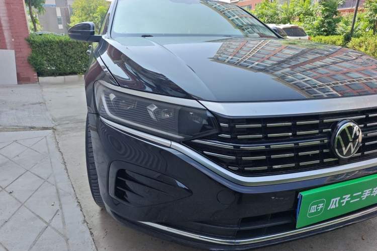 Used Volkswagen Passat 2023 Revised 280TSI Elite Edition Right Front Headlight