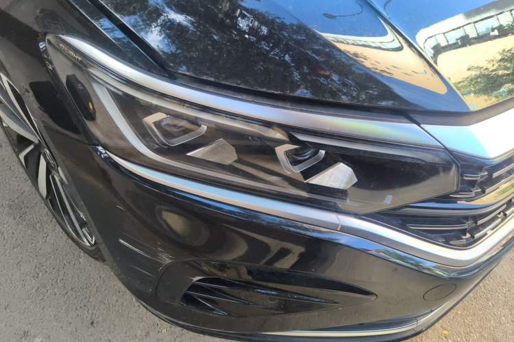 Used Volkswagen Passat 2023 330TSI Prestige Edition Right Front Headlight