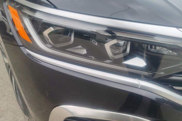 Used Volkswagen Passat 2023 Facelift 330TSI Luxury Edition Right Front Headlight