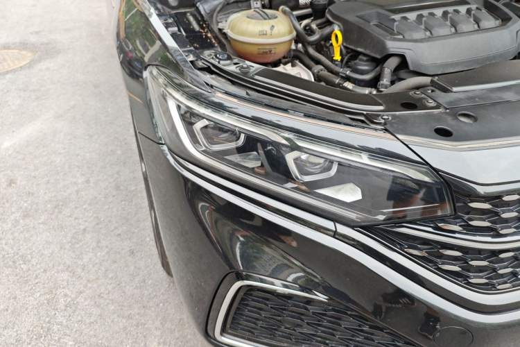 Used Volkswagen Passat 2023 Restyled 330TSI Starry Luxury Edition Right Front Headlight
