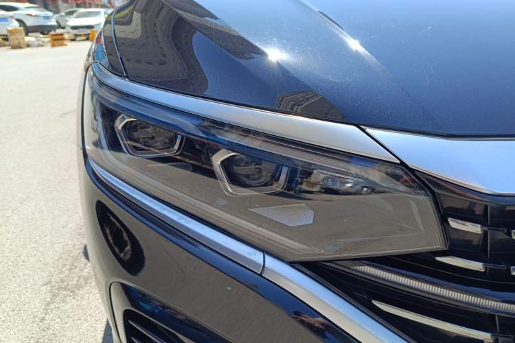 Used Volkswagen Passat 2023 330TSI Luxury Edition Right Front Headlight