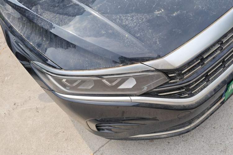 Used Volkswagen Passat 2023 380TSI Luxury Edition Right Front Headlight