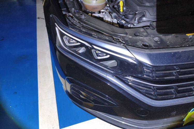 Used Volkswagen Passat 2023 Facelift 330TSI Luxury Edition Right Front Headlight