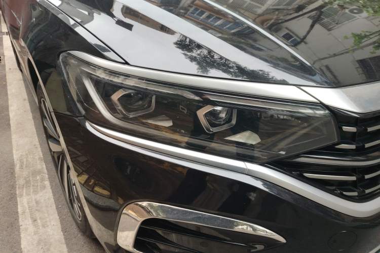 Used Volkswagen Passat 2023 330TSI Luxury Edition Right Front Headlight