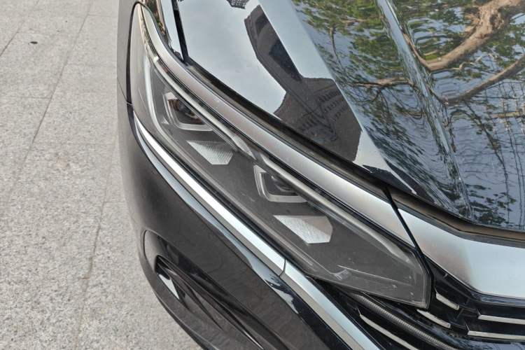 Used Volkswagen Passat 2023 Facelift 330TSI Luxury Edition Right Front Headlight