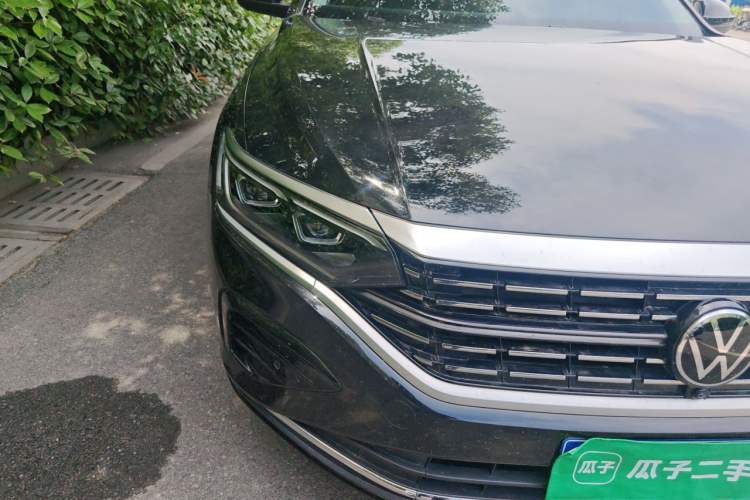 Used Volkswagen Passat 2023 Facelift 330TSI Luxury Edition Right Front Headlight